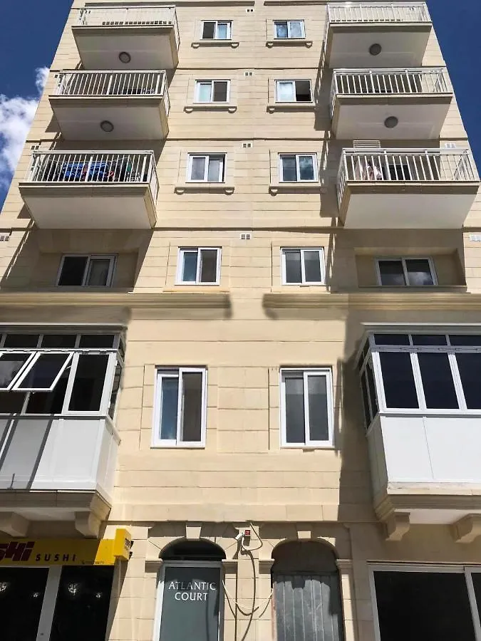 F8 Room 2, Private Room Two Single Beds Shared Bathroom In Shared Flat Msida Homestay