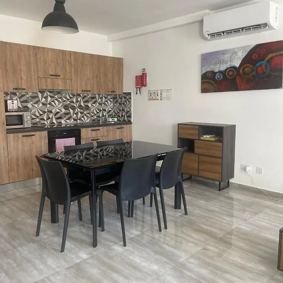 Homestay F8 Room 2, Private Room Two Single Beds Shared Bathroom In Shared Flat Msida Malta